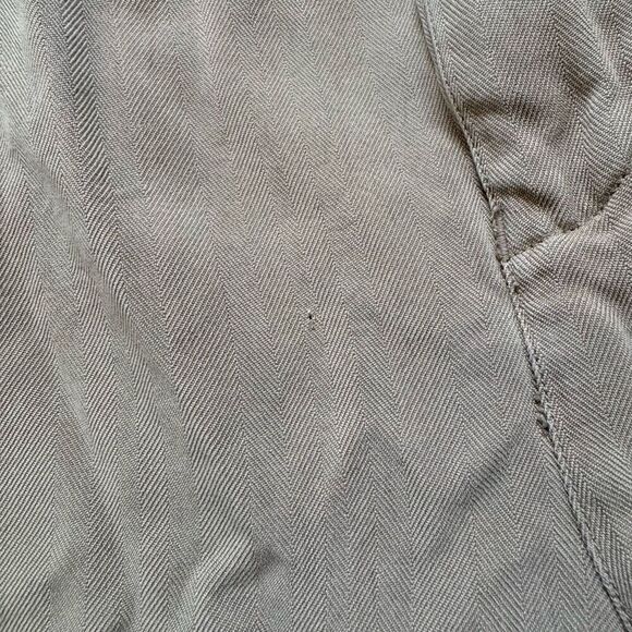 Tommy Bahama Men's Vintage 90s Relaxed Fit Chino Shorts Tan Size 38 100% Silk - Picture 2 of 16